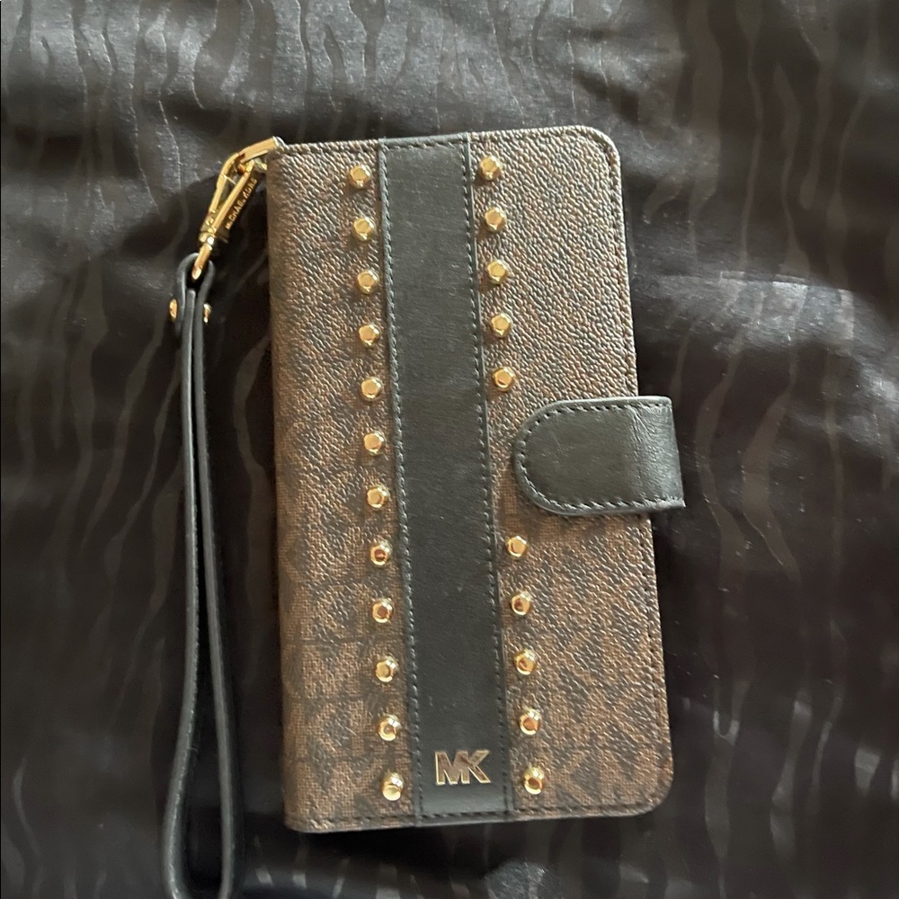 Michael Kors Logo Wristlet Folio Case